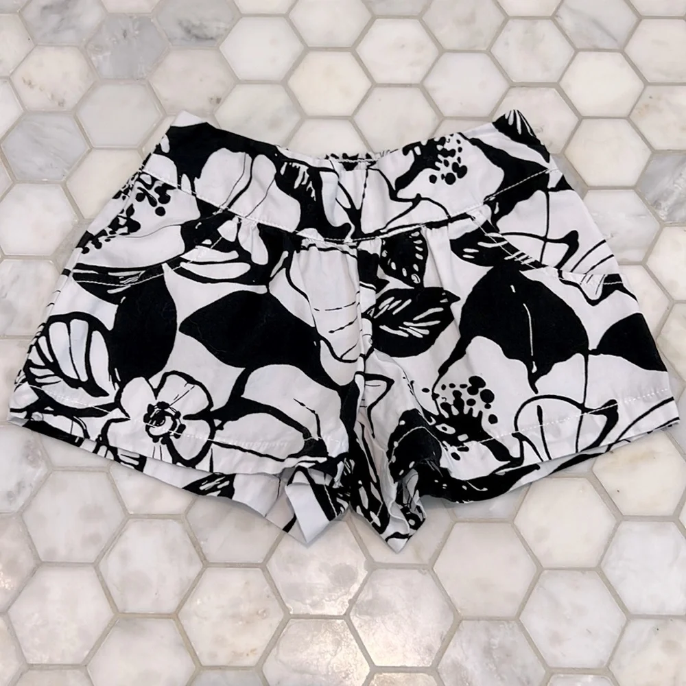 Gymboree Floral Black & White Elastic Waist Girls Shorts Size 5